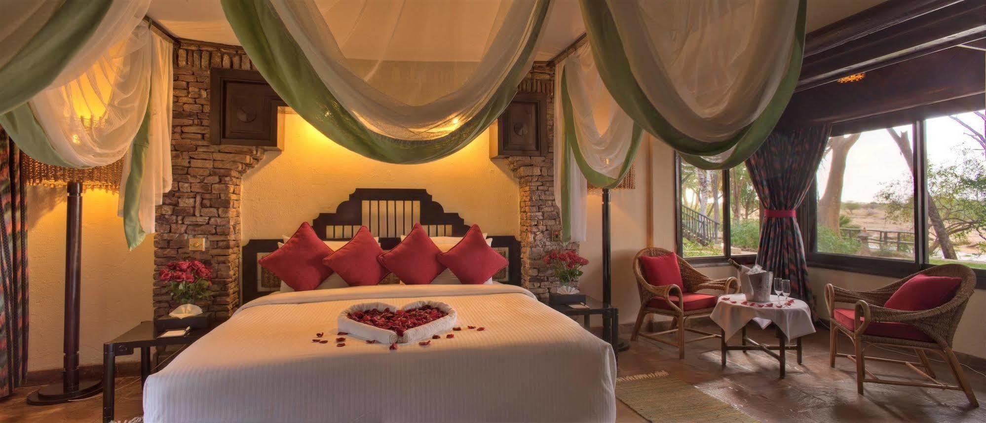 Sarova Shaba Game Lodge Archers Post Exterior photo