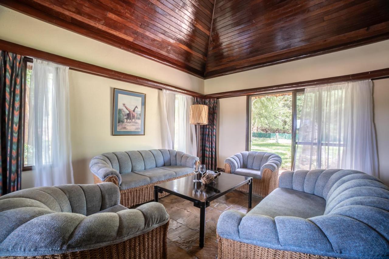 Sarova Shaba Game Lodge Archers Post Exterior photo