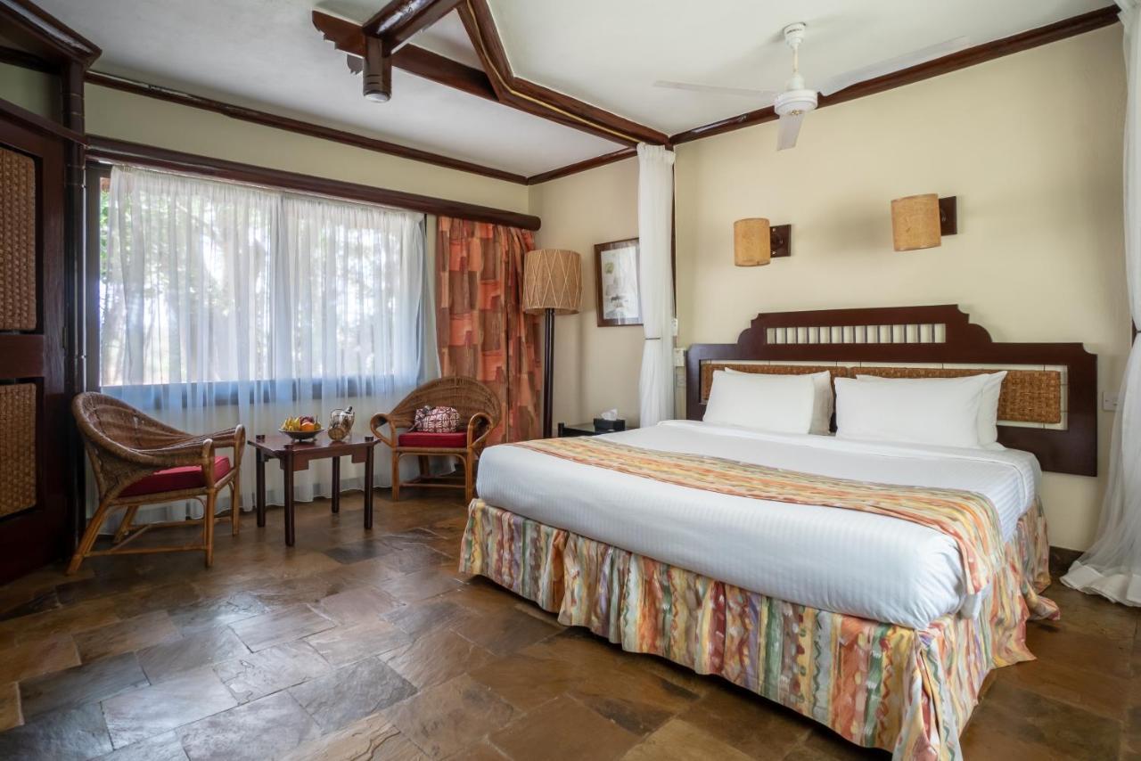 Sarova Shaba Game Lodge Archers Post Exterior photo